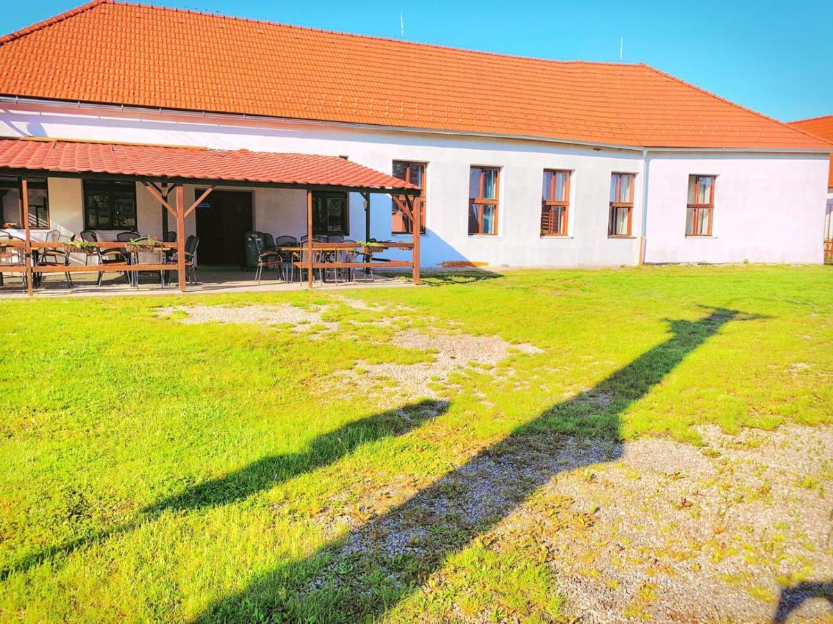 Penzion Kravin Bosilec Kültér fotó